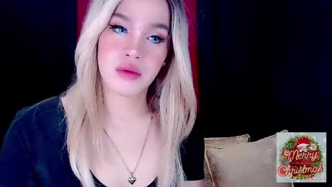 Snapshot of arianne_xoxo777 chatting on December 26, 5:15 am ARIANNE CUMS online show from December 26, 5:15 am