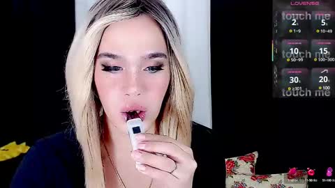 Snapshot of arianne_xoxo777 chatting on February 22, 8:07 am ARIANNE CUMS online show from February 22, 8:07 am