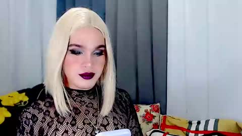 Snapshot of arianne_xoxo777 chatting on February 25, 5:30 am ARIANNE CUMS online show from February 25, 5:30 am