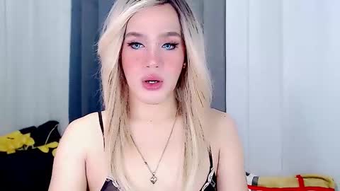 Snapshot of arianne_xoxo777 chatting on March 2, 8:27 am ARIANNE CUMS online show from March 2, 8:27 am