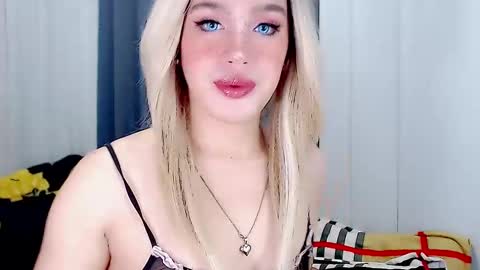 Snapshot of arianne_xoxo777 chatting on March 2, 11:29 am ARIANNE CUMS online show from March 2, 11:29 am