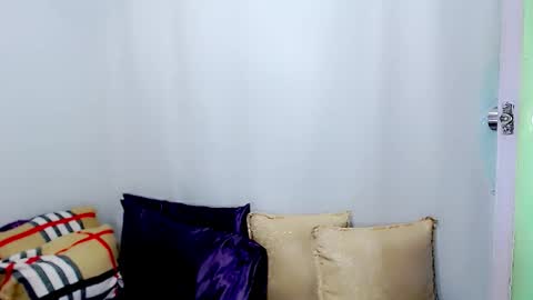 Snapshot of arianne_xoxo777 chatting on October 2, 7:26 am ARIANNE CUMS online show from October 2, 7:26 am