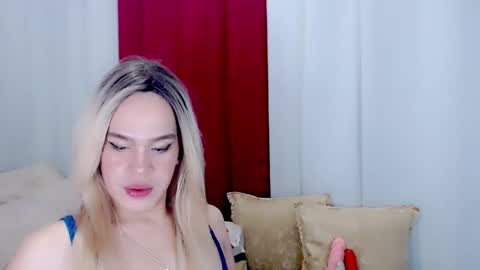 Snapshot of arianne_xoxo777 chatting on October 27, 9:08 pm ARIANNE CUMS online show from October 27, 9:08 pm