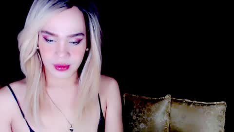 ARIANNE CUMS  online show from April 8, 8:53 pm