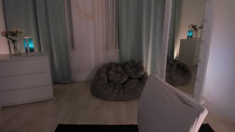 Aria online show from March 12, 2:12 pm