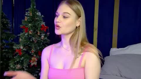 Aria online show from December 17, 5:19 pm