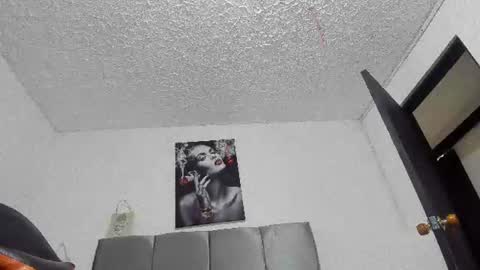 Snapshot of ariel_wish chatting on June 9, 1:01 pm ariel_wish online show from June 9, 1:01 pm