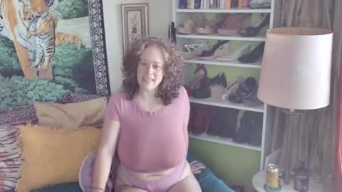 Arielle Ari online show from October 31, 3:57 pm