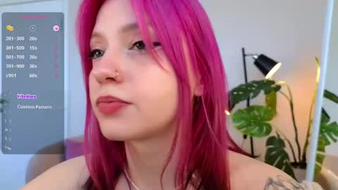 Snapshot of arielabradberry chatting on June 5, 2:01 pm Ariel online show from June 5, 2:01 pm