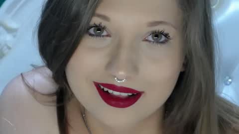 Snapshot of arielburn chatting on February 25, 10:18 pm Ariel online show from February 25, 10:18 pm