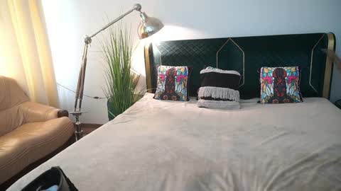 Ariel online show from May 22, 1:28 pm