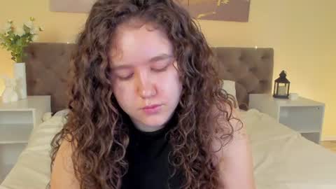 Snapshot of ariella_sol chatting on June 18, 1:06 am Ariella GTM3 Tue Wed Thu Fri Sat 0400 am-1030pm online show from June 18, 1:06 am
