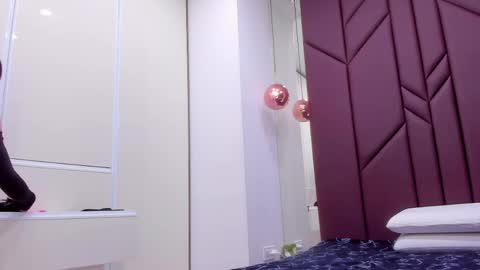 Snapshot of ariellablonde chatting on March 8, 9:51 pm AriellaBlonde online show from March 8, 9:51 pm