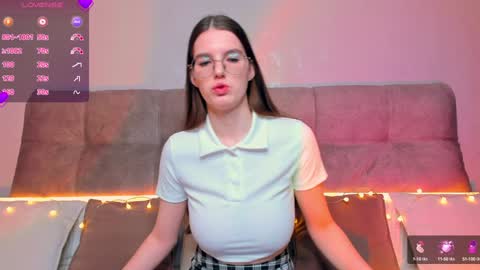 Snapshot of ariellateska chatting on December 22, 3:44 am Ariella online show from December 22, 3:44 am