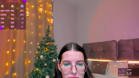 Snapshot of ariellateska chatting on January 4, 8:49 am Ariella online show from January 4, 8:49 am