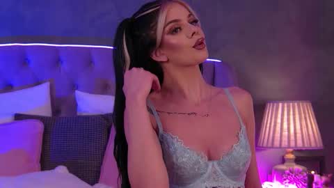 Snapshot of ariellsweety chatting on November 8, 6:29 pm Ariell online show from November 8, 6:29 pm