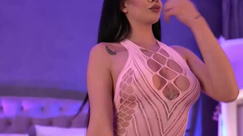 Snapshot of ariellsweety chatting on November 17, 6:24 pm Ariell online show from November 17, 6:24 pm