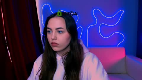 arielmell online show from March 24, 11:04 am