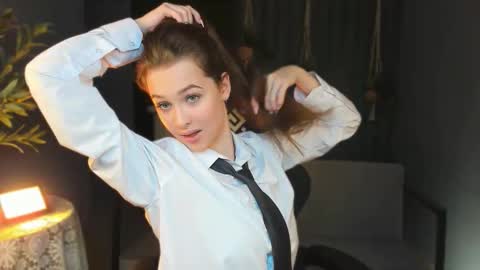 arielsykes online show from November 7, 5:57 pm