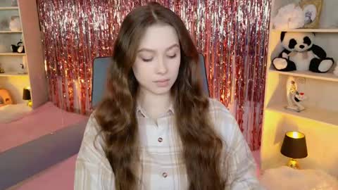 arielsykes online show from April 17, 6:33 pm