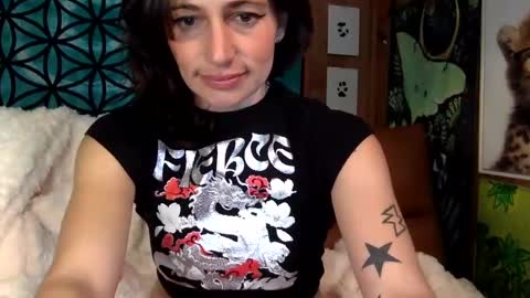 ariel  colin when hes here online show from December 15, 3:09 pm