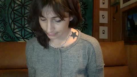 ariel  colin when hes here online show from January 29, 1:49 pm