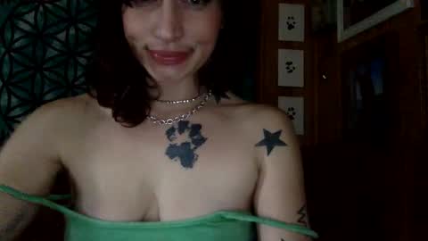 ariel  colin when hes here online show from March 6, 3:24 pm