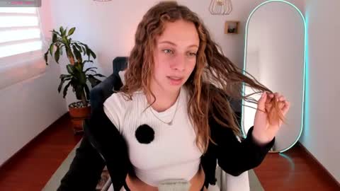 Snapshot of arii_1010_ chatting on July 13, 6:44 pm Ari online show from July 13, 6:44 pm