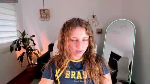 Snapshot of arii_1010_ chatting on July 25, 7:22 pm Ari online show from July 25, 7:22 pm