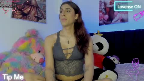 Snapshot of arii_scorpion chatting on May 13, 10:17 pm Ariana Forero ---- independet model online show from May 13, 10:17 pm