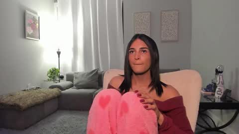 Snapshot of ariia1_ chatting on December 19, 8:54 am Aria online show from December 19, 8:54 am