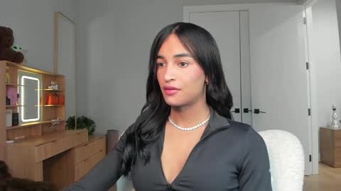 Snapshot of ariia1_ chatting on February 6, 8:12 pm Aria online show from February 6, 8:12 pm