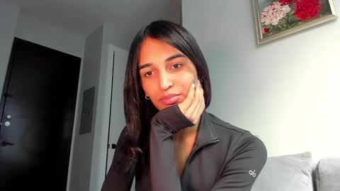 Snapshot of ariia1_ chatting on February 27, 8:20 pm Aria online show from February 27, 8:20 pm