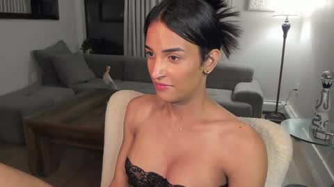 Snapshot of ariia1_ chatting on June 11, 2:53 am Aria online show from June 11, 2:53 am