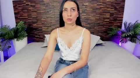 Snapshot of ariiaa_1 chatting on May 6, 7:02 am ARIANNA online show from May 6, 7:02 am