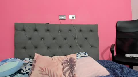Aria  Cholee online show from April 29, 1:32 am