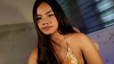 Snapshot of arilovesu chatting on July 17, 5:58 am hi follow me its ARI online show from July 17, 5:58 am