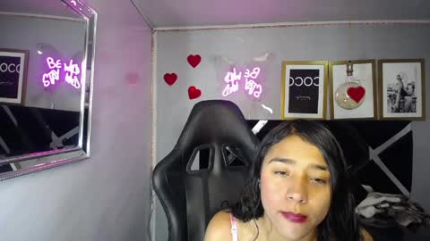 Snapshot of arimeraki_v chatting on June 2, 2:57 am Hi Stream 1000pm to 600am online show from June 2, 2:57 am