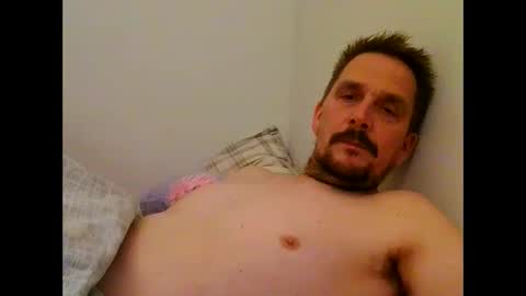 Snapshot of ariparikrigsmann chatting on January 2, 10:22 pm ariparikrigsmann online show from January 2, 10:22 pm