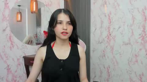 Snapshot of arisha_lee2 chatting on January 2, 4:24 pm arisha_lee2 online show from January 2, 4:24 pm