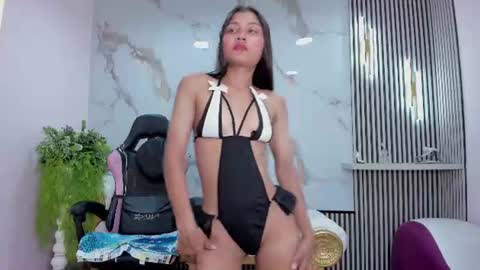 Snapshot of aristena_wow chatting on July 6, 6:32 pm A R I S online show from July 6, 6:32 pm