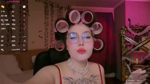 Astrid online show from October 28, 1:53 am