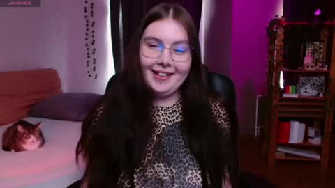 Snapshot of arizonaa_muse chatting on May 18, 12:44 pm Astrid online show from May 18, 12:44 pm