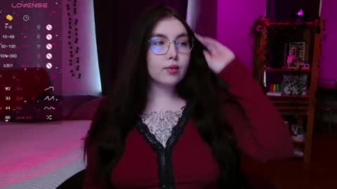 Snapshot of arizonaa_muse chatting on May 22, 12:00 pm Astrid online show from May 22, 12:00 pm