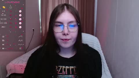 Snapshot of arizonaa_muse chatting on July 3, 6:31 am Astrid online show from July 3, 6:31 am