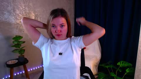 Snapshot of arlana_klart chatting on November 10, 1:37 am Arlana online show from November 10, 1:37 am