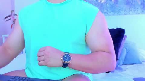 Snapshot of arminjones1 chatting on September 22, 5:31 am online show from September 22, 5:31 am