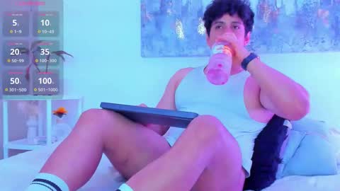 Snapshot of arminjones1 chatting on November 7, 4:45 am online show from November 7, 4:45 am