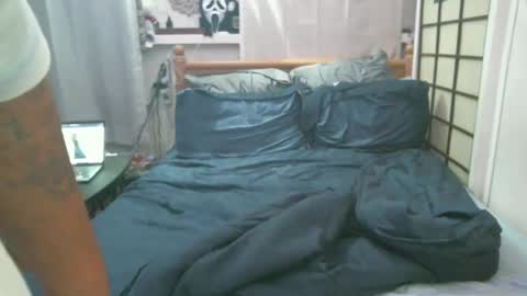 armstrong1718 online show from December 3, 12:38 pm