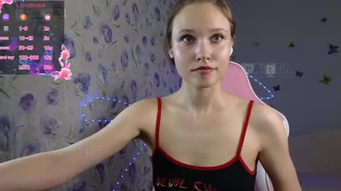 Snapshot of armurra chatting on June 8, 11:32 am armurra online show from June 8, 11:32 am